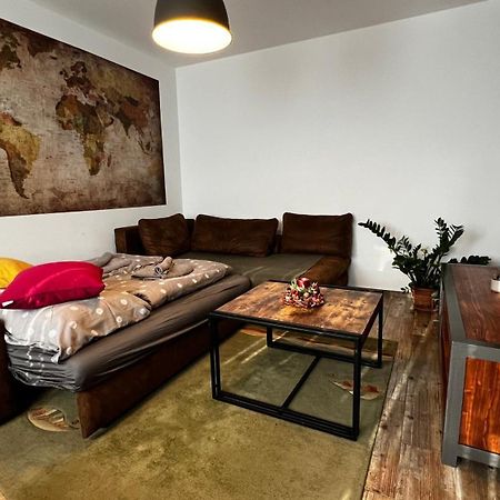 Industrial Apartment I 24Hr Self Check-In I Free Parking & Coffee 반스카비스트리카 외부 사진