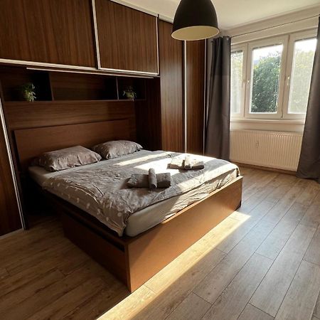Industrial Apartment I 24Hr Self Check-In I Free Parking & Coffee 반스카비스트리카 외부 사진